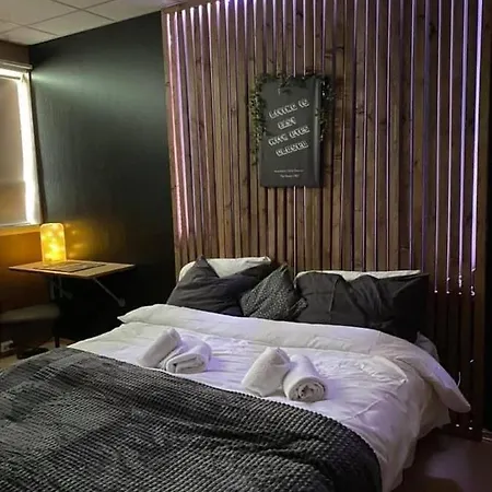 Gjovik Overnatting Hotel